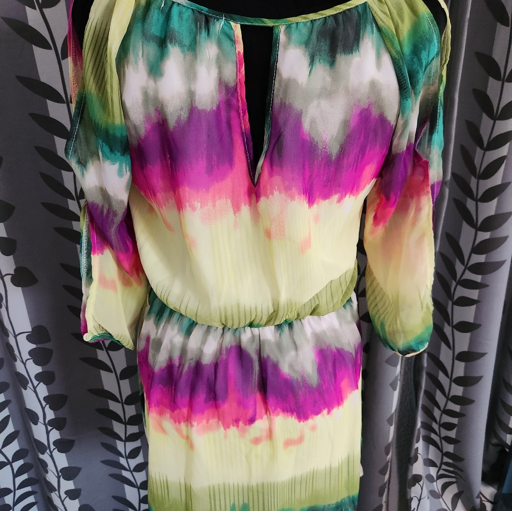 Spring dress - Picture 3 of 4